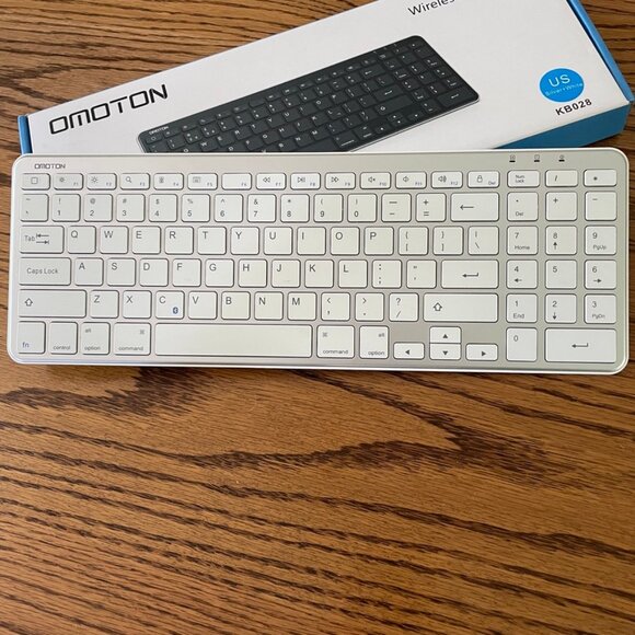 OMOTON Keyboard with Numeric, Ultra Slim Wireless Bluetooth Keyboard - Picture 2 of 11